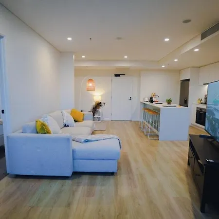 Apartment Skyline Serenity,sunset Views, Pool, Spa, & Prime Location Brisbane