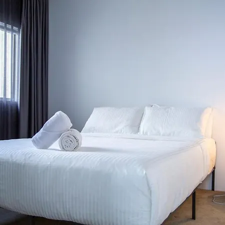 Luxury Penthouse In Cbd 4 Bed - 4 Bath * Brisbane