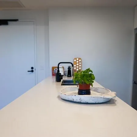 Skyline Serenity,sunset Views, Pool, Spa, & Prime Location Brisbane