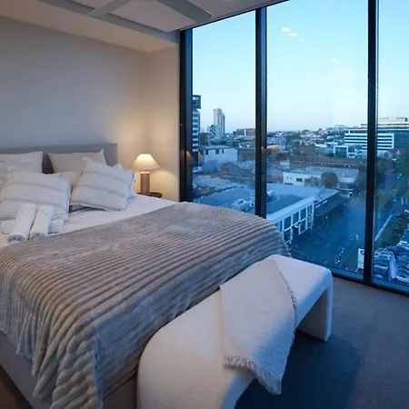 Skyline Serenity,sunset Views, Pool, Spa, & Prime Location Apartment