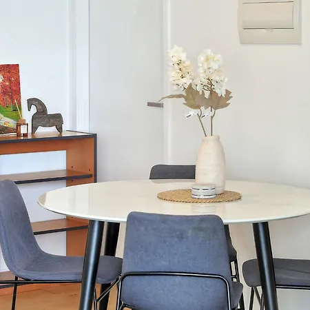 Apartment Toowong Cozy 2b2b Retreat With Balcony And Parking Brisbane