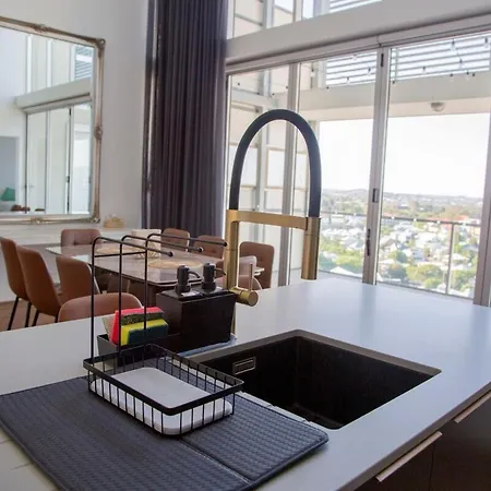 Luxury Penthouse In Cbd 4 Bed - 4 Bath Brisbane