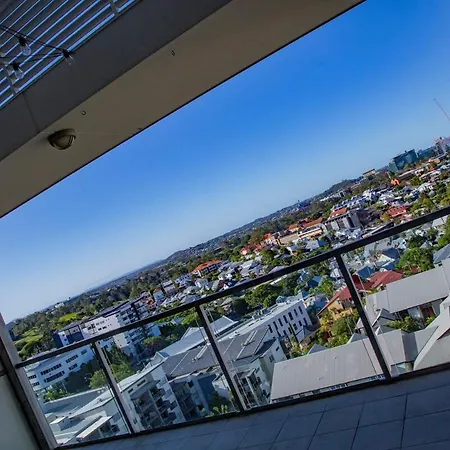 Luxury Penthouse In Cbd 4 Bed - 4 Bath Apartment