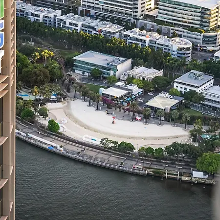 Apartment Altitude With Attitude Lv 61 Skyhome On Queens Wharf