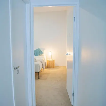 Apartment Luxury Penthouse In Cbd 4 Bed - 4 Bath *