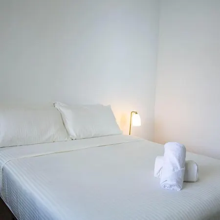Luxury Penthouse In Cbd 4 Bed - 4 Bath * Brisbane