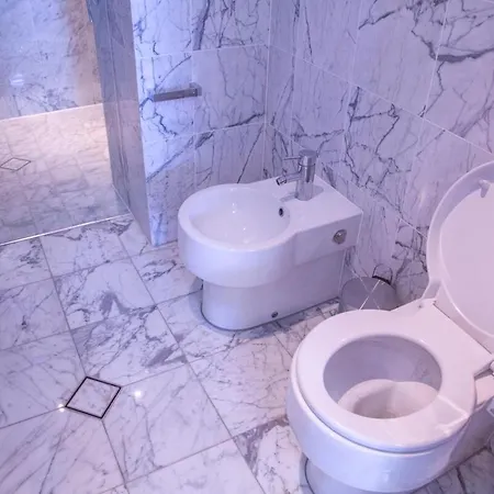 Luxury Penthouse In Cbd 4 Bed - 4 Bath