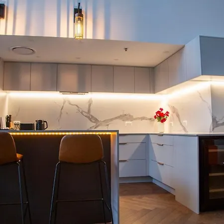 Apartment Luxury Penthouse In Cbd 4 Bed - 4 Bath