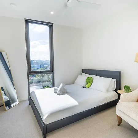Modern 2-bedroom, 2-bath In West Village, West End *