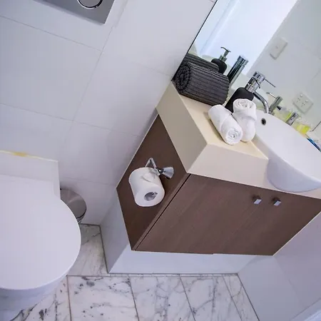 Luxury Penthouse In Cbd 4 Bed - 4 Bath Apartment Brisbane