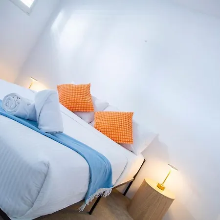 Luxury Penthouse In Cbd 4 Bed - 4 Bath Apartment *