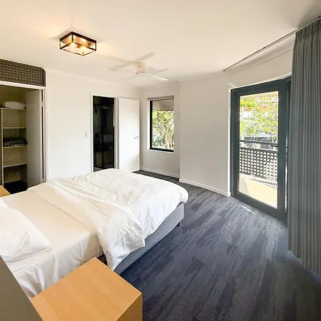 Spring Hill Hotel 3*
