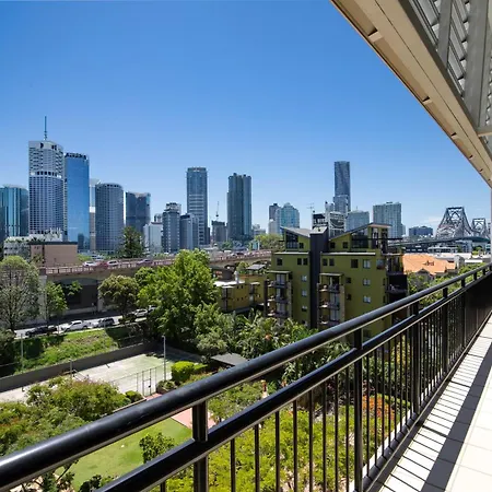 The Docks On Goodwin Aparthotel Brisbane