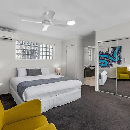 The Docks On Goodwin Aparthotel 5*