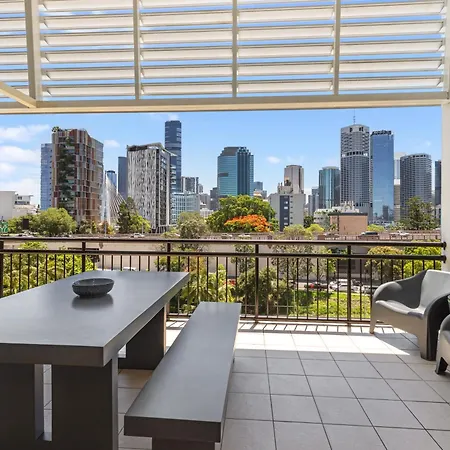 The Docks On Goodwin 5* Brisbane