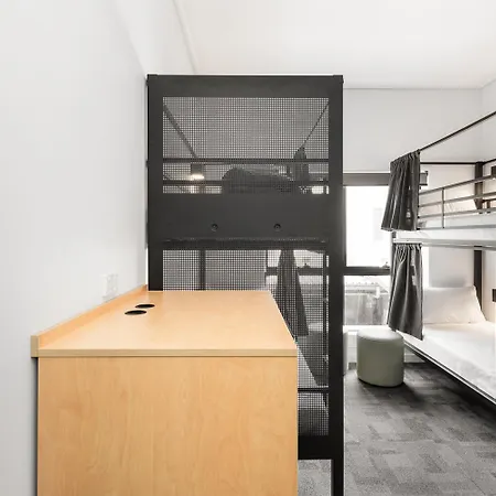Yha Hostel *