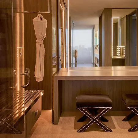 Emporium South Bank Hotel 5*