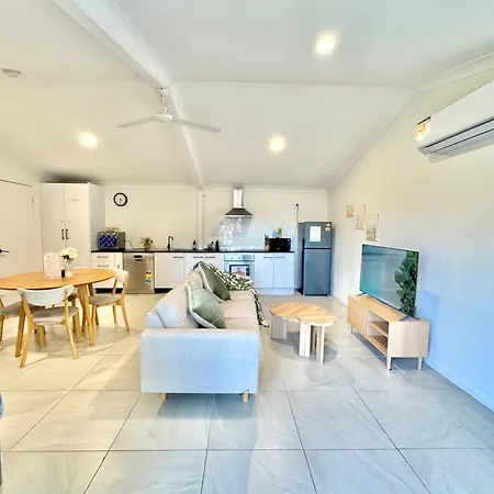Holiday home Spacious Belmont Granny Flat Easy Access To Cbd & Bayside