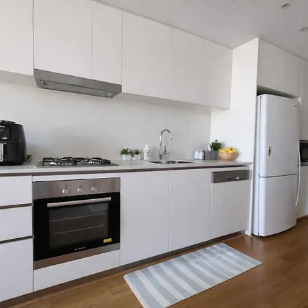 Bedroom With Private Bathroom In Cozy Shared Appartment! Brisbane