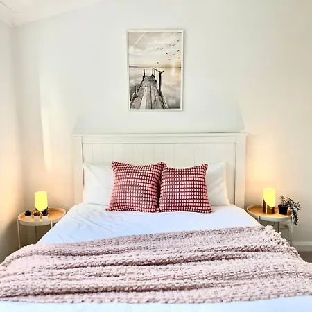 Spacious Belmont Granny Flat Easy Access To Cbd & Bayside Brisbane