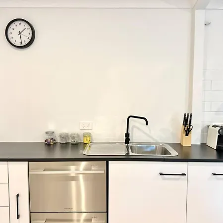 Spacious Belmont Granny Flat Easy Access To Cbd & Bayside *