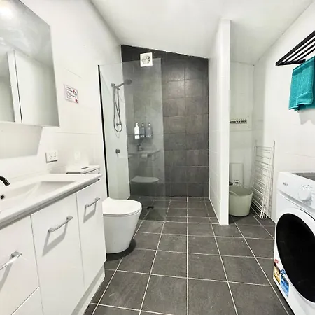 Holiday home Spacious Belmont Granny Flat Easy Access To Cbd & Bayside *