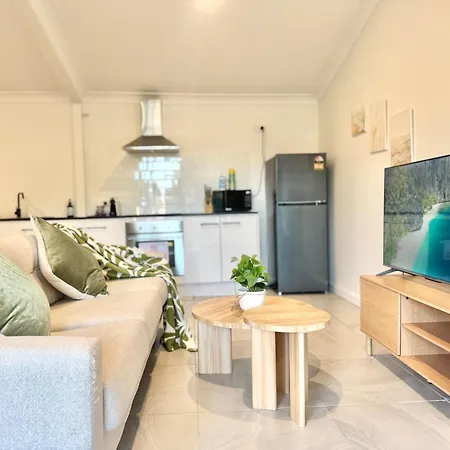 Spacious Belmont Granny Flat Easy Access To Cbd & Bayside *