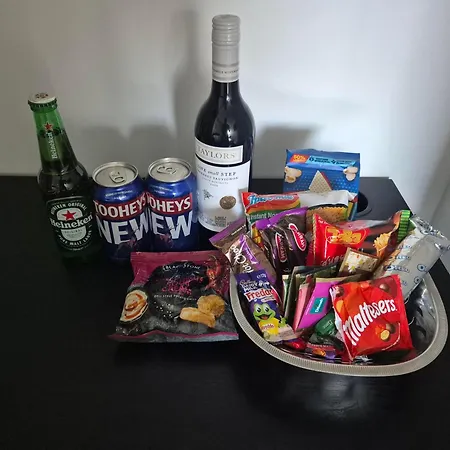 Homestay Private Bedroom & Bathroom In An Amazing Shared Brisbane
