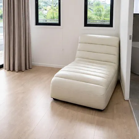 Modern 4br 3bath Duplex Near Train Station Stylish Comfortable Villa Brisbane