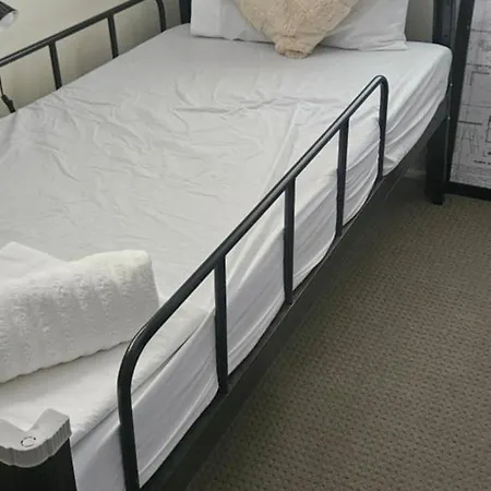 Aztec Adress 133 Beckett Road, Mixed Shared Hostel *
