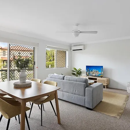 Spacious 2-bed Near Centre Apartment Brisbane