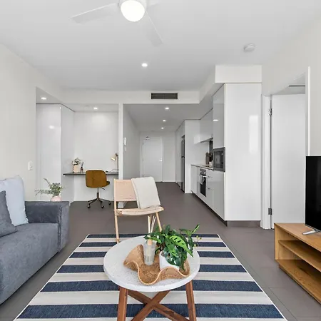 Apartment Style 2br With Beautiful Pool, Gym And Parking Brisbane