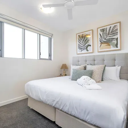 Apartment Stylish In Share Save Brisbane