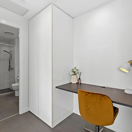 Style 2br With Beautiful Pool, Gym And Parking Apartment