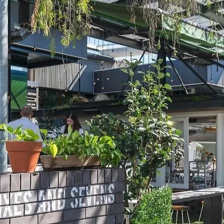 Apartment Unit New Farm, Walk To Cafes And River
