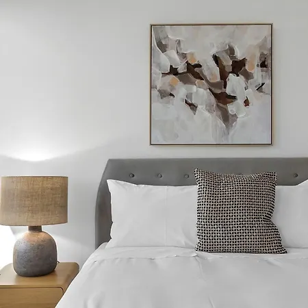 Style 2br With Beautiful Pool, Gym And Parking * Brisbane