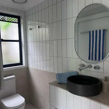 Apartment Mediterranean & Garden View Private Pet Friendly Brisbane