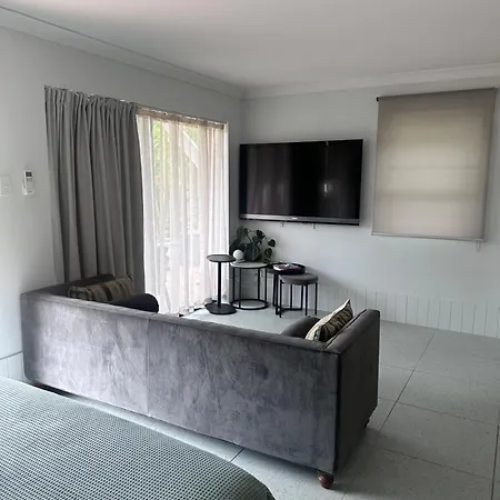 Apartment Mediterranean & Garden View Private Pet Friendly