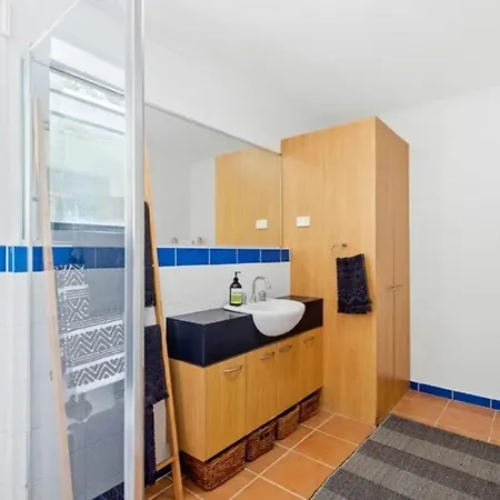 Apartment Unit New Farm, Walk To Cafes And River *