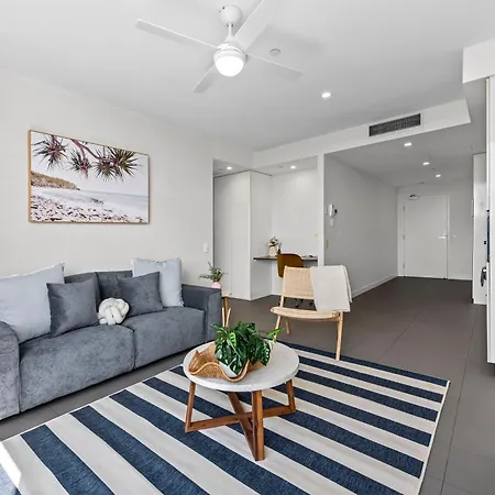 Style 2br With Beautiful Pool, Gym And Parking Apartment Brisbane