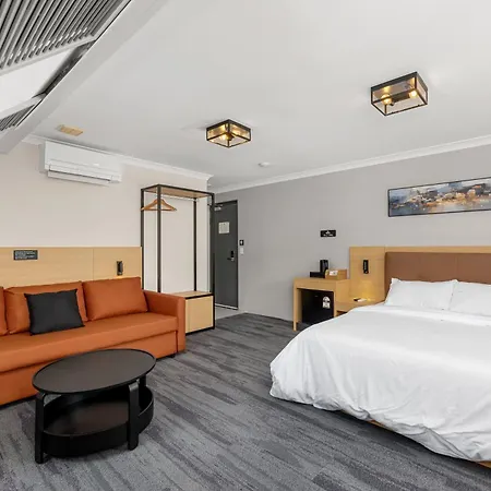 Spring Hill Hotel 3*