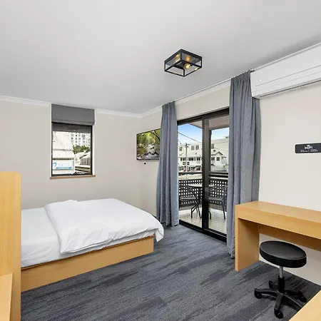Spring Hill Hotel