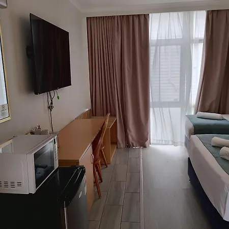 Airway Motel 4*