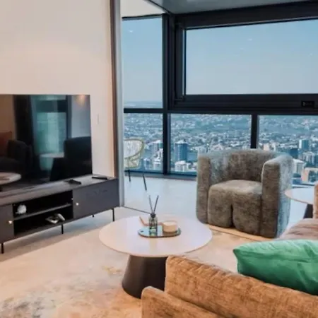 2bed Luxe Queens Wharf - Carpark And View