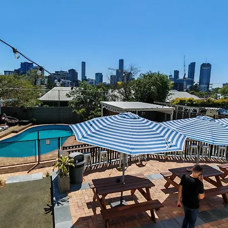 Somewhere To Backpackers Hostel Brisbane