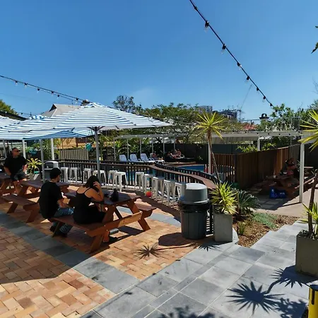 Somewhere To Backpackers Brisbane