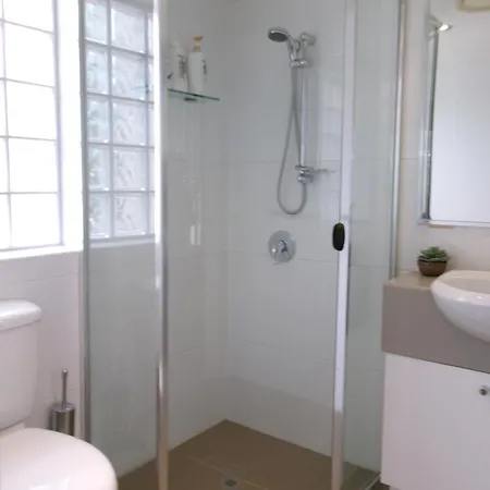Merivale In South Two Beds Two Baths One Parking