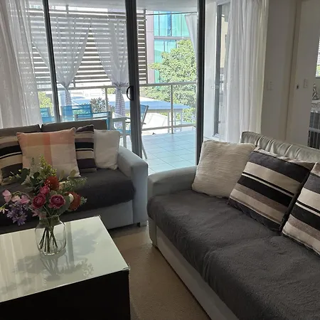Merivale In South Two Beds Two Baths One Parking