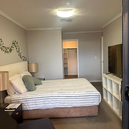 Apartment Private In A Shared Free Parking Brisbane