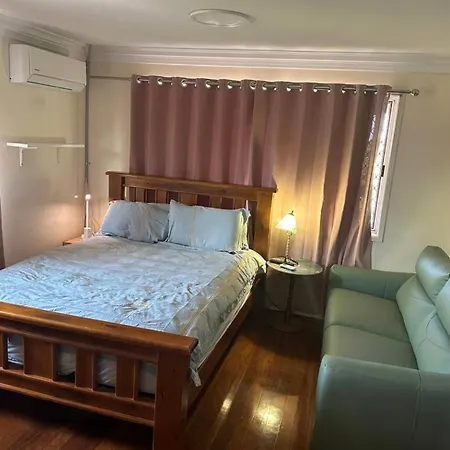 Granadilla St Queen Bed For Couple 独立附属公寓g5 Homestay